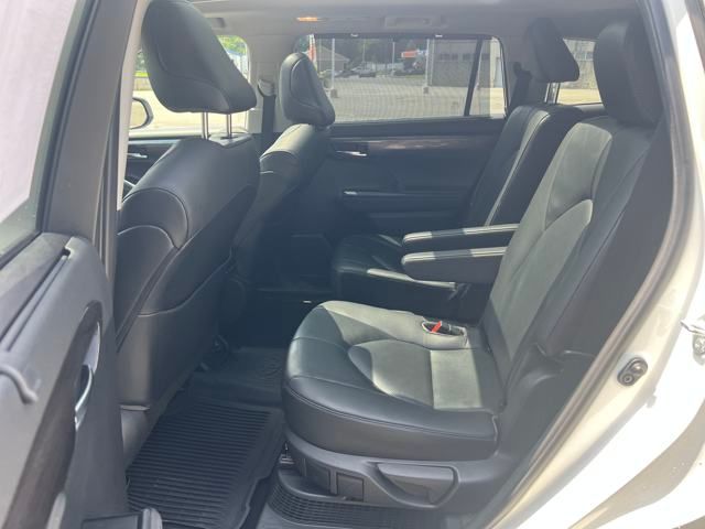 used 2021 Toyota Highlander Hybrid car, priced at $42,995