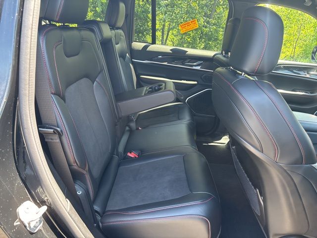 used 2022 Jeep Grand Cherokee car, priced at $37,699