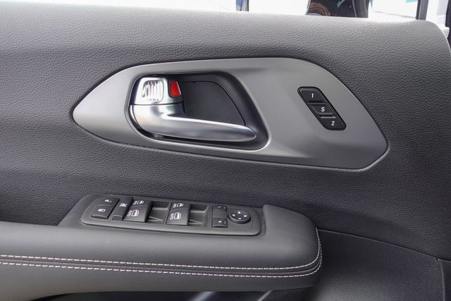 new 2025 Chrysler Pacifica Hybrid car, priced at $41,675