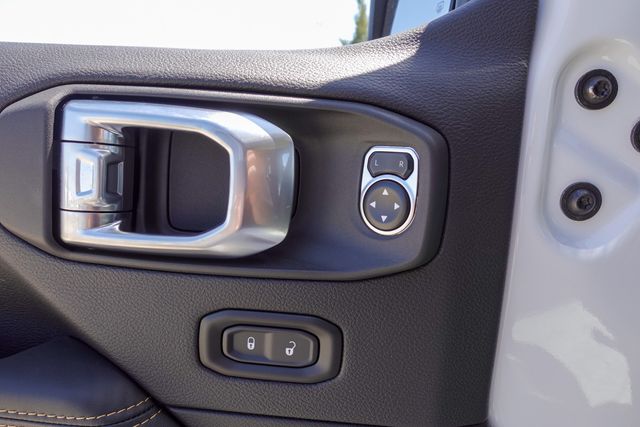 new 2025 Jeep Gladiator car, priced at $39,735