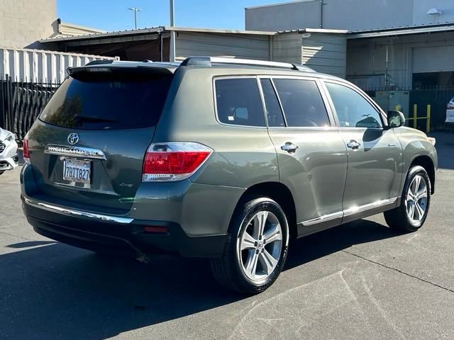 used 2013 Toyota Highlander car, priced at $18,999