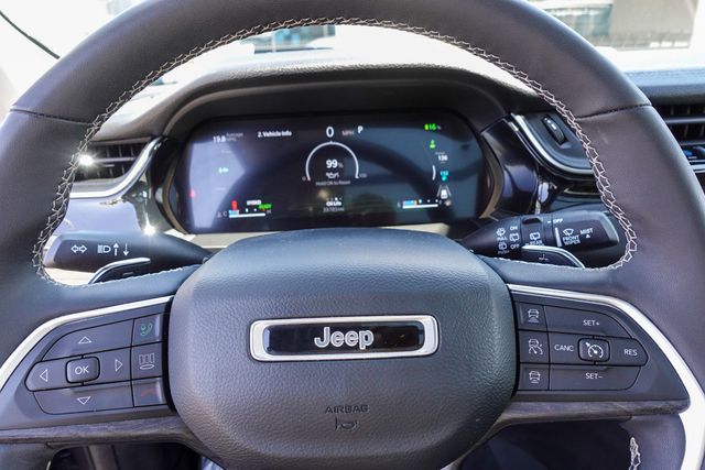 used 2024 Jeep Grand Cherokee car, priced at $29,489