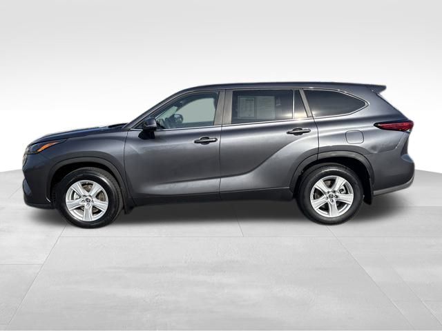 used 2023 Toyota Highlander car, priced at $34,399