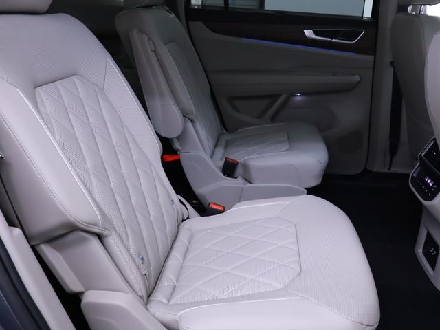 new 2025 Volkswagen Atlas car, priced at $54,819