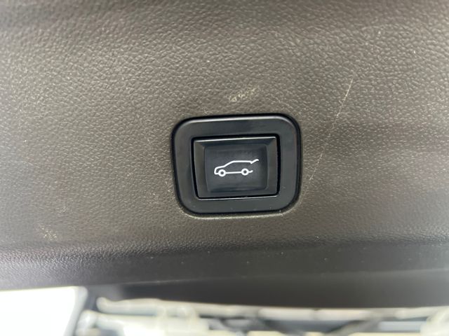 used 2022 GMC Yukon XL car, priced at $54,500