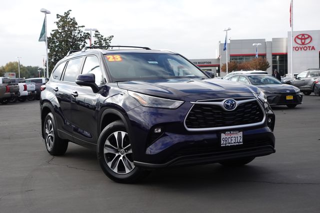 used 2023 Toyota Highlander Hybrid car, priced at $39,000