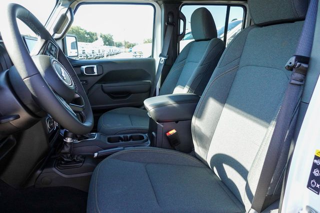 new 2025 Jeep Wrangler car, priced at $42,085