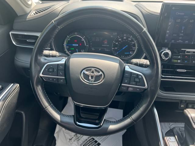 used 2021 Toyota Highlander Hybrid car, priced at $42,995