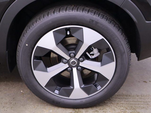 new 2025 Volvo XC40 car, priced at $41,459