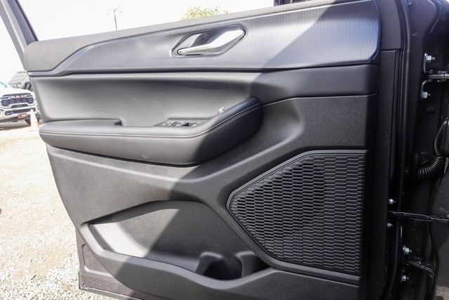 new 2025 Jeep Grand Cherokee L car, priced at $40,870