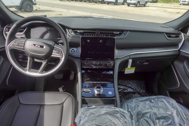 new 2025 Jeep Grand Cherokee car, priced at $55,930