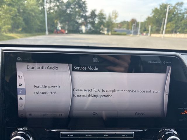 used 2020 Toyota Highlander Hybrid car, priced at $33,499