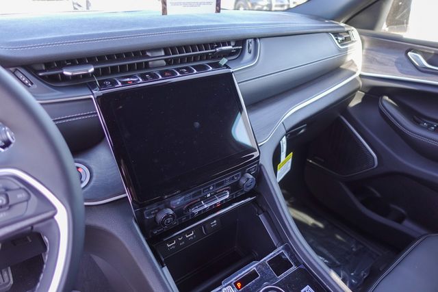 new 2025 Jeep Grand Cherokee car, priced at $44,540