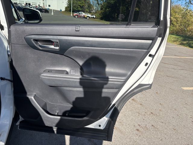 used 2021 Toyota Highlander car, priced at $32,845