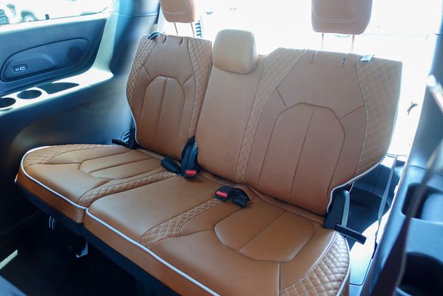 new 2025 Chrysler Pacifica Hybrid car, priced at $47,541