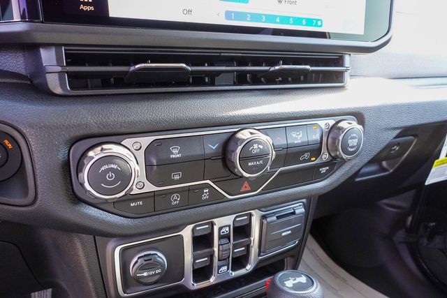 new 2025 Jeep Wrangler car, priced at $40,180