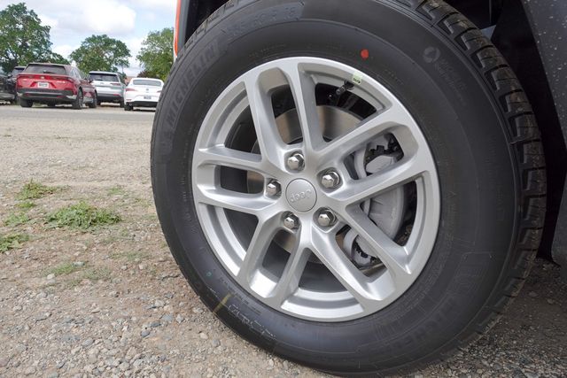 new 2025 Jeep Grand Cherokee car, priced at $33,530