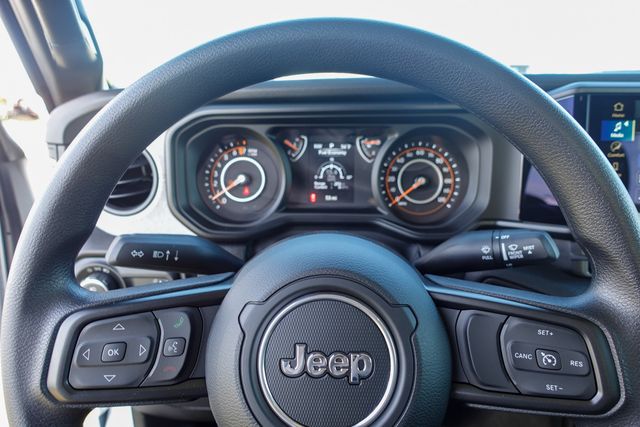 new 2025 Jeep Gladiator car, priced at $41,790