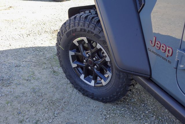 new 2025 Jeep Gladiator car, priced at $55,600