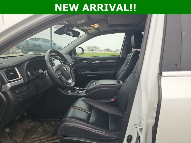 used 2019 Toyota Highlander car, priced at $29,500