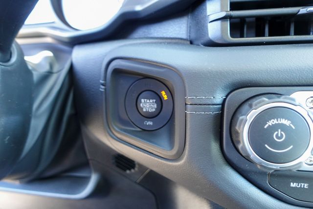 new 2025 Jeep Gladiator car, priced at $47,385