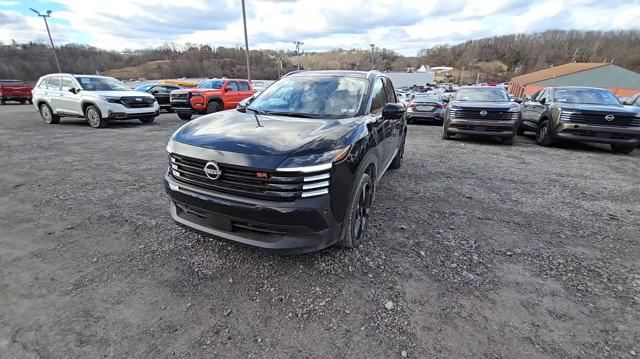 new 2025 Nissan Kicks car, priced at $30,370