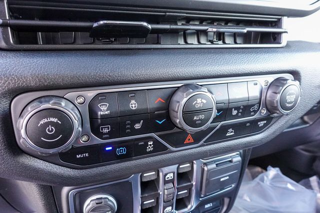 new 2025 Jeep Wrangler car, priced at $54,574