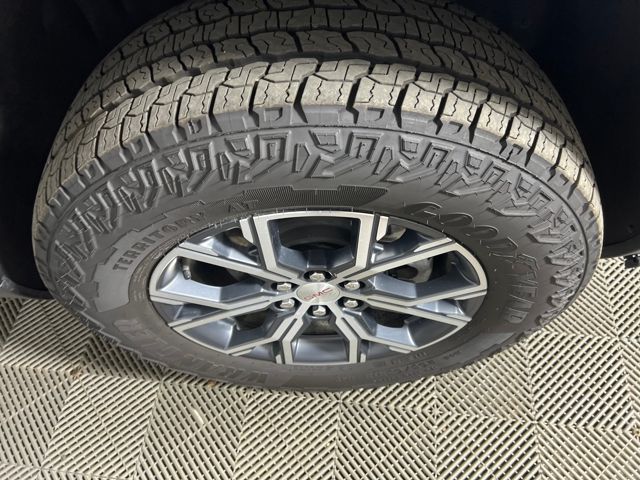 new 2025 GMC Acadia car, priced at $51,500