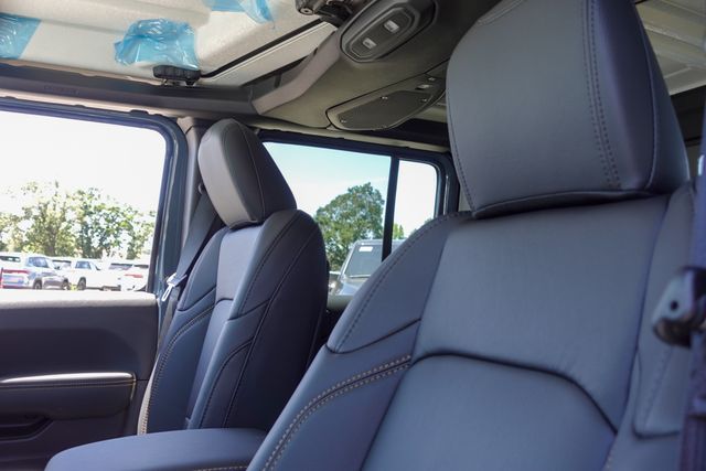 new 2025 Jeep Gladiator car, priced at $46,270