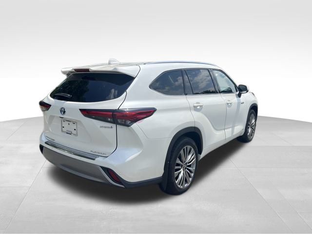 used 2021 Toyota Highlander Hybrid car, priced at $42,995