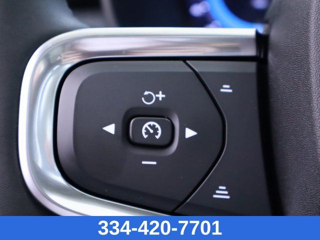 new 2025 Volvo XC40 car, priced at $44,642