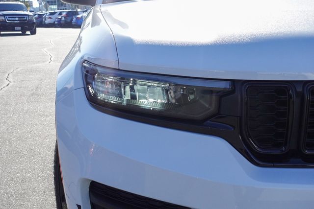 used 2022 Jeep Grand Cherokee car, priced at $31,888