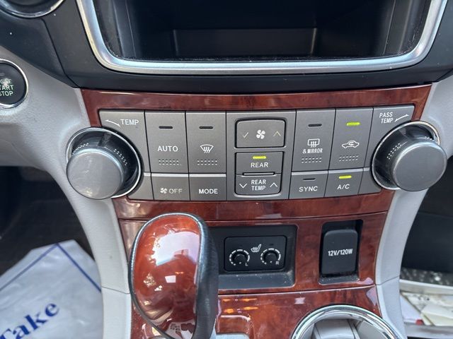 used 2013 Toyota Highlander car, priced at $14,489