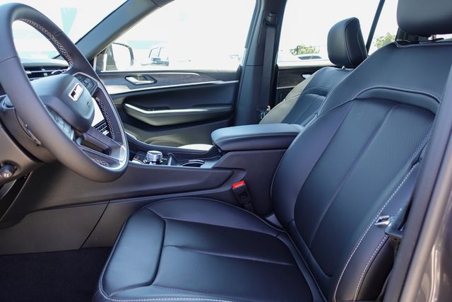 new 2025 Jeep Grand Cherokee car, priced at $53,316
