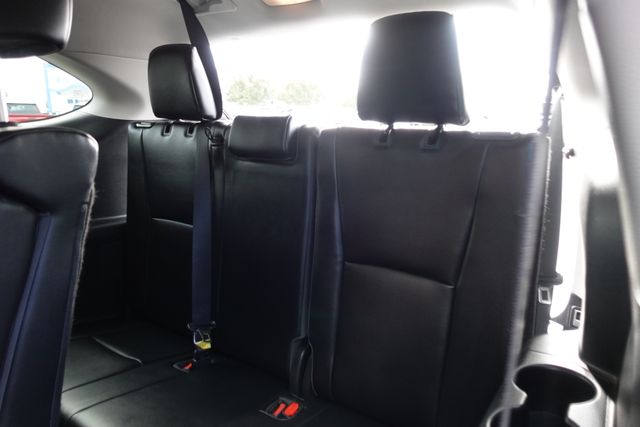 used 2023 Toyota Highlander Hybrid car, priced at $39,000