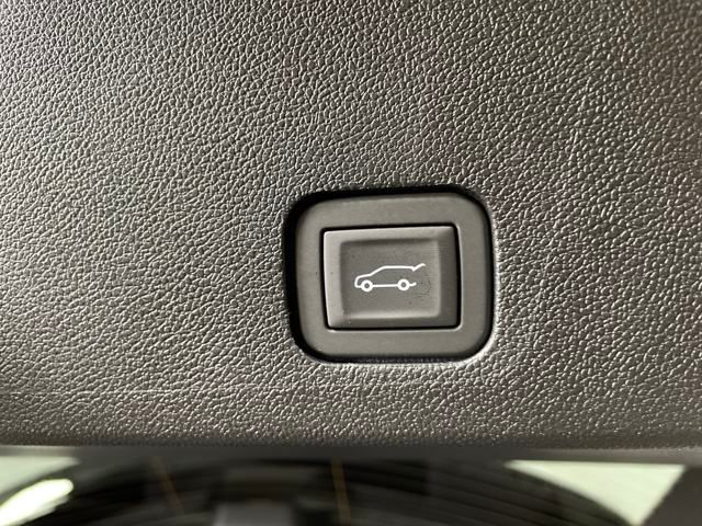 new 2025 Cadillac XT6 car, priced at $50,790