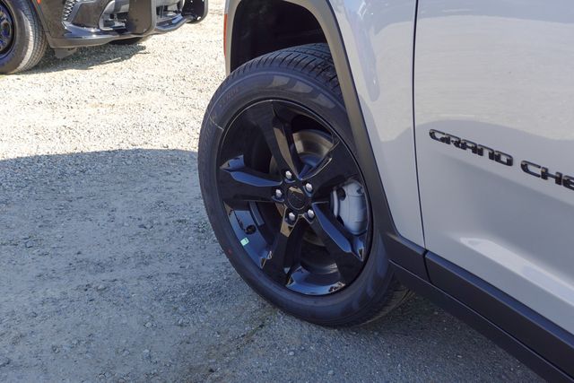 new 2025 Jeep Grand Cherokee car, priced at $40,790