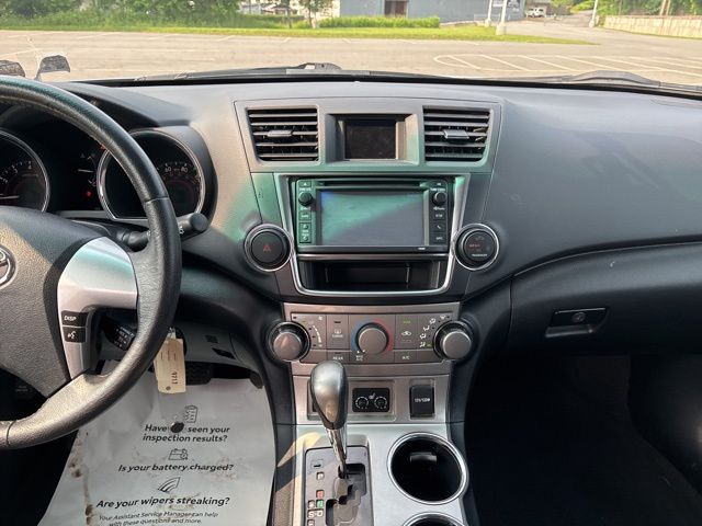 used 2013 Toyota Highlander car, priced at $15,999