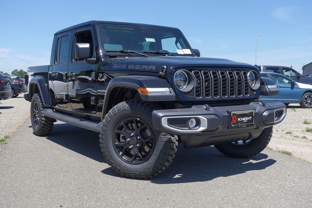 new 2025 Jeep Gladiator car, priced at $43,770