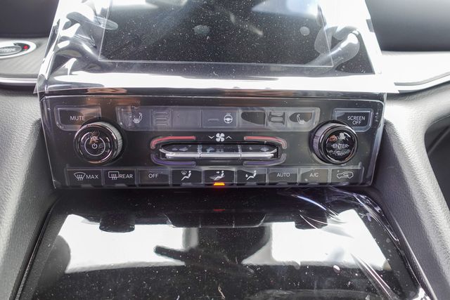 new 2025 Jeep Grand Cherokee car, priced at $40,120