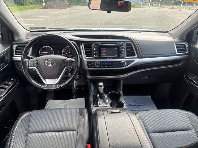 used 2015 Toyota Highlander car, priced at $16,899