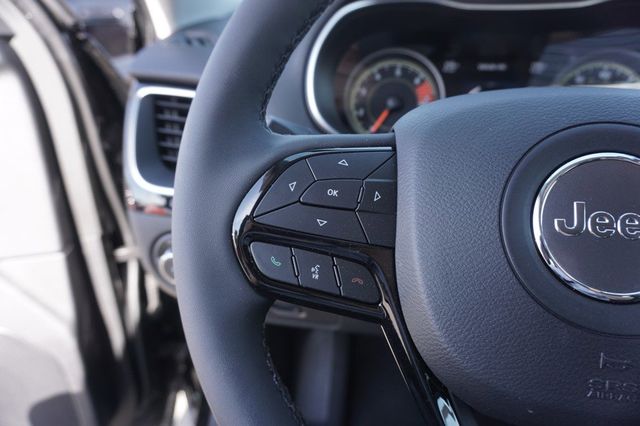 new 2023 Jeep Cherokee car, priced at $32,995