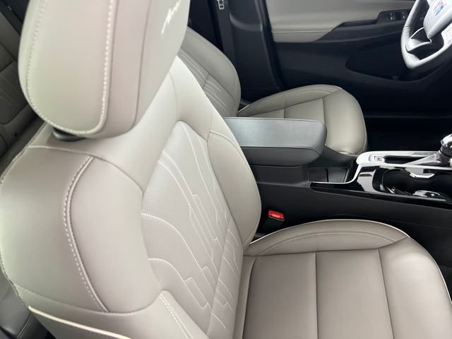 new 2025 Buick Envista car, priced at $31,000