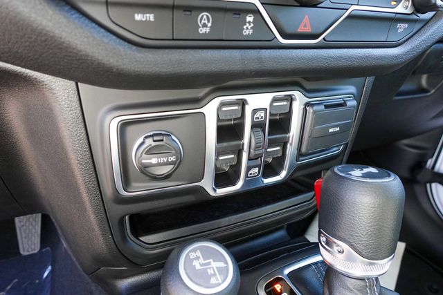 new 2025 Jeep Wrangler car, priced at $42,085