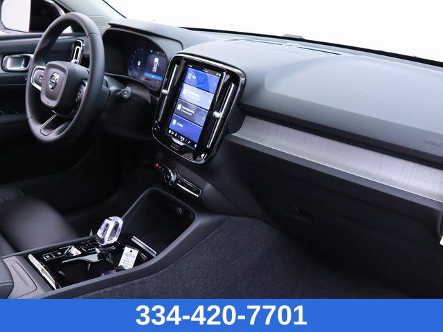 new 2025 Volvo XC40 car, priced at $45,200