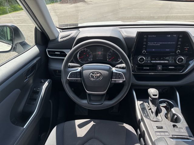 used 2022 Toyota Highlander car, priced at $31,199