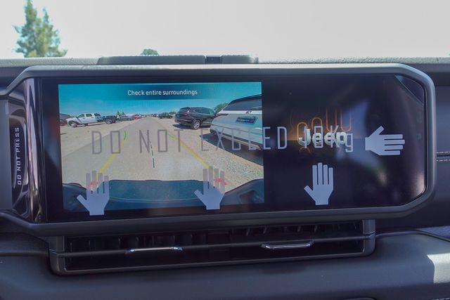 new 2025 Jeep Gladiator car, priced at $39,735