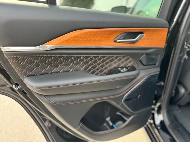 used 2022 Jeep Grand Cherokee car, priced at $40,844