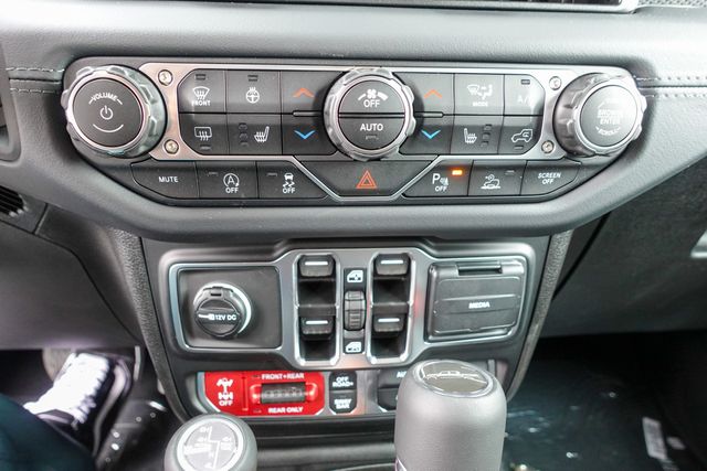 new 2025 Jeep Gladiator car, priced at $55,915