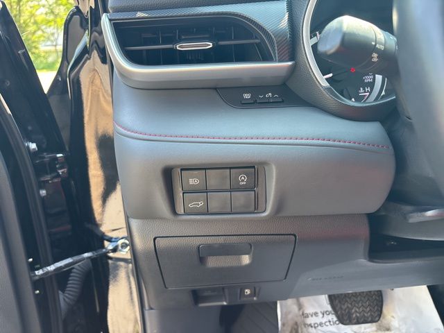 used 2023 Toyota Highlander car, priced at $42,499